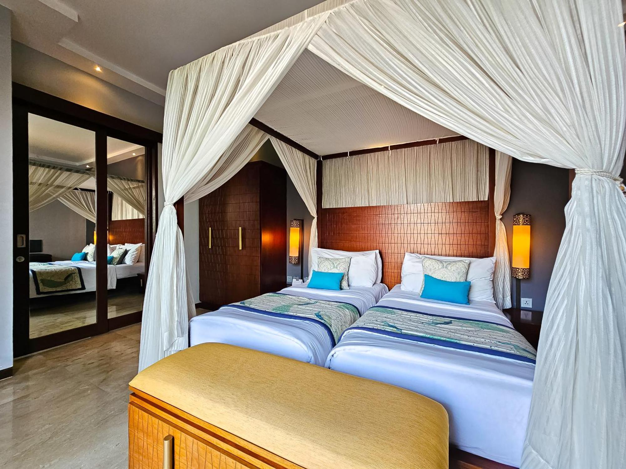 Seminyak Icon - By Karaniya Experience - Chse Certified Villa Exterior photo