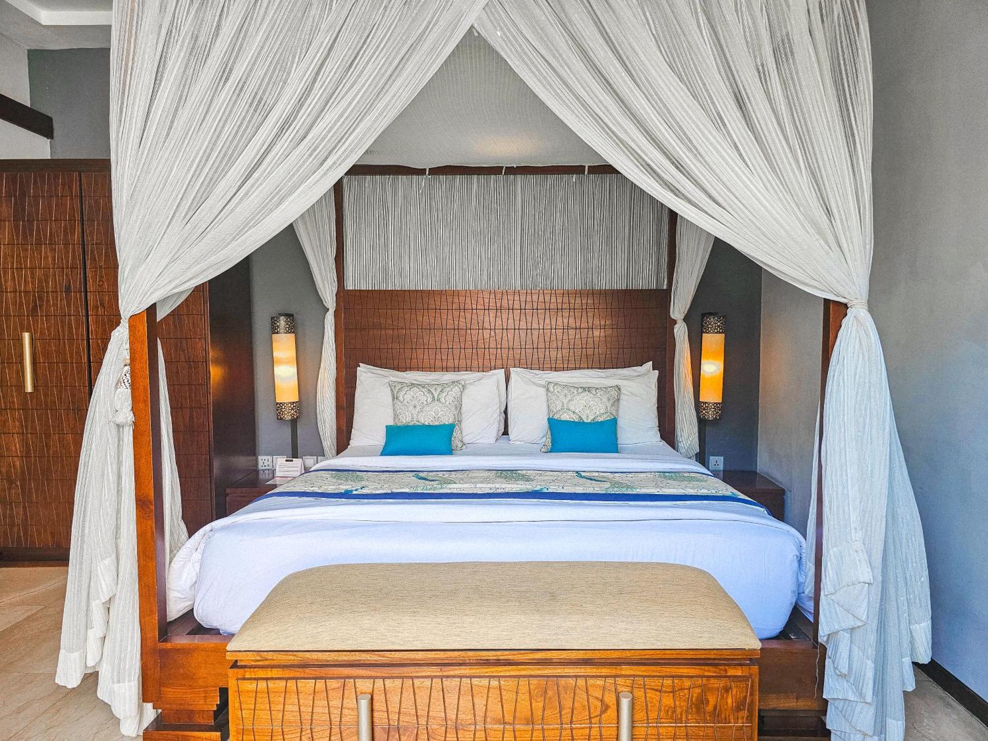 Seminyak Icon - By Karaniya Experience - Chse Certified Villa Exterior photo